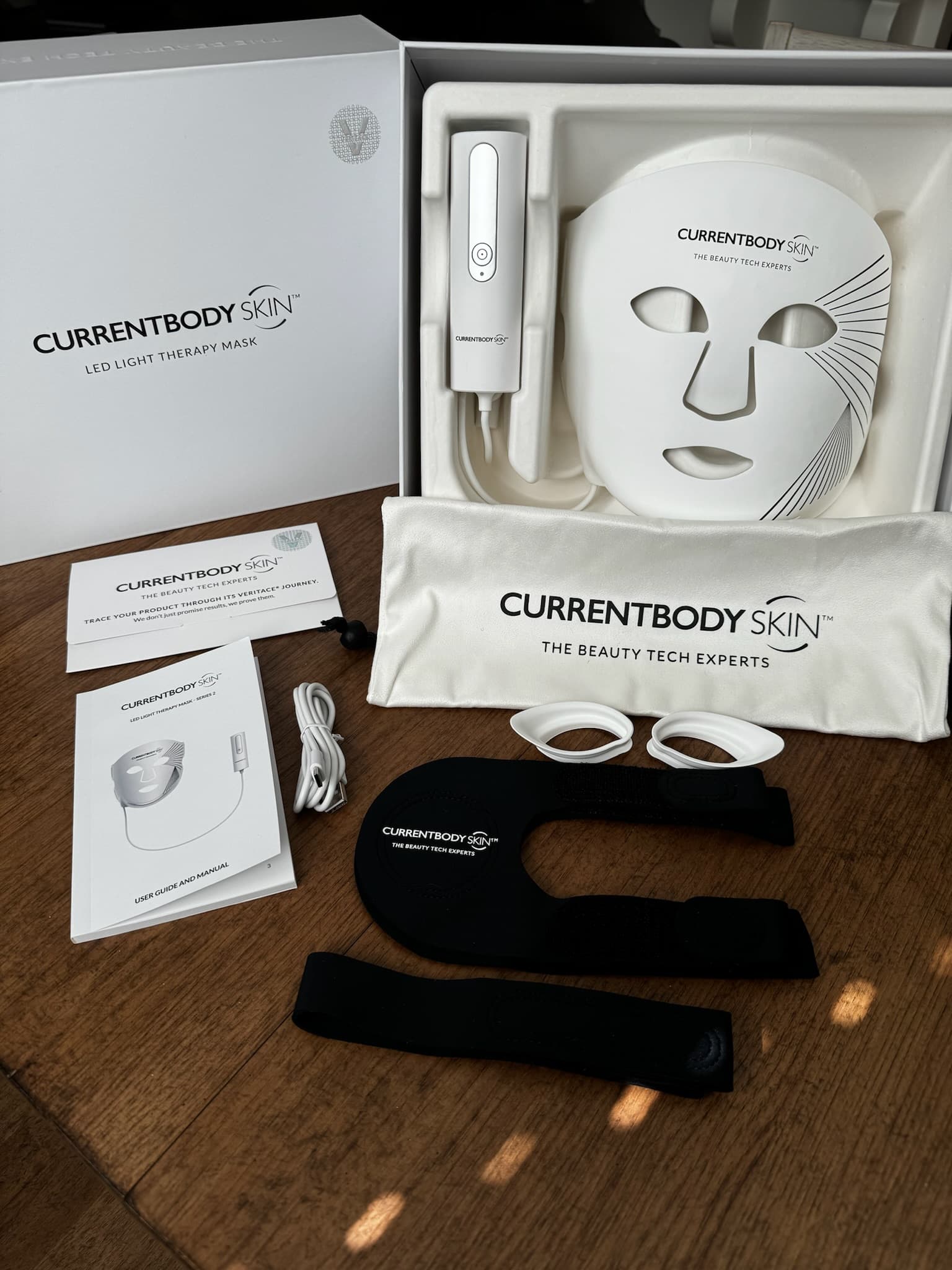 CurrentBody Series 2 vs Dr Dennis Gross vs Shark CryoGlow: Ultimate LED Face Mask Guide