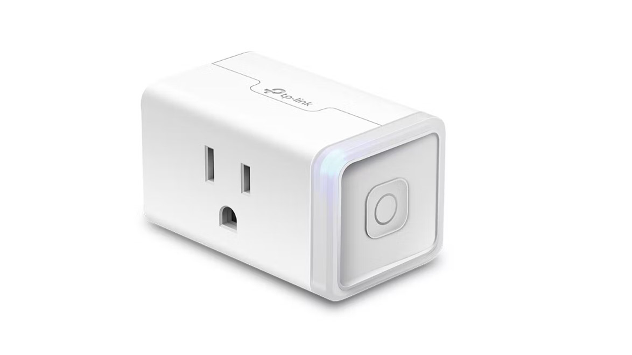 Best Matter-Compatible Smart Plugs 2025: TP-Link Kasa vs Eve Energy vs Meross (Energy Tracking Tested)